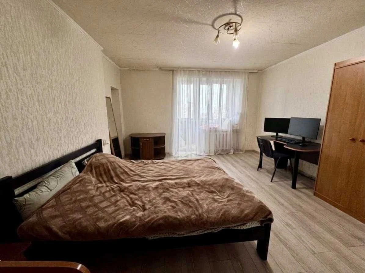 APARTMENT 1 room Brick Gas house