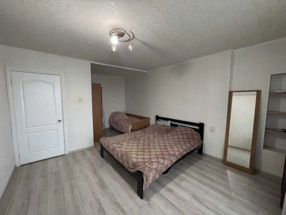 APARTMENT 1 room Brick Gas house