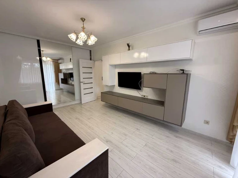 Apartment. Academician Korolev Street, Odessa