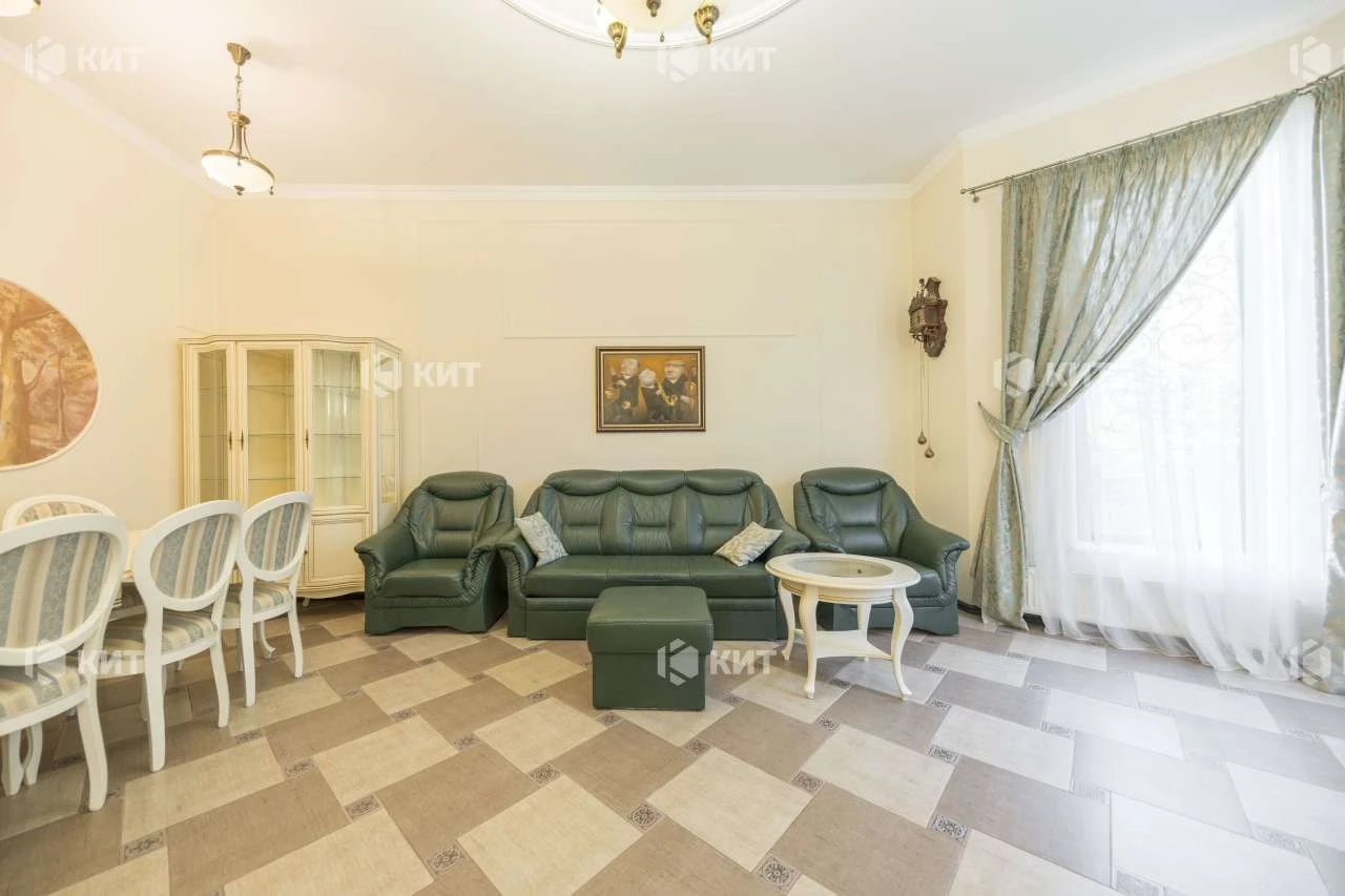 2-поверховий котеджний будинок, 307 м2