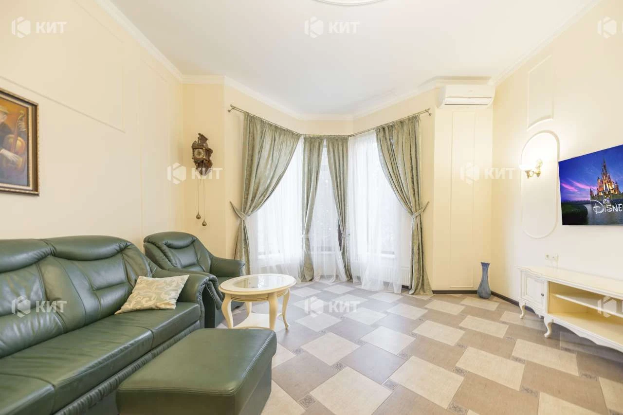 2-поверховий котеджний будинок, 307 м2