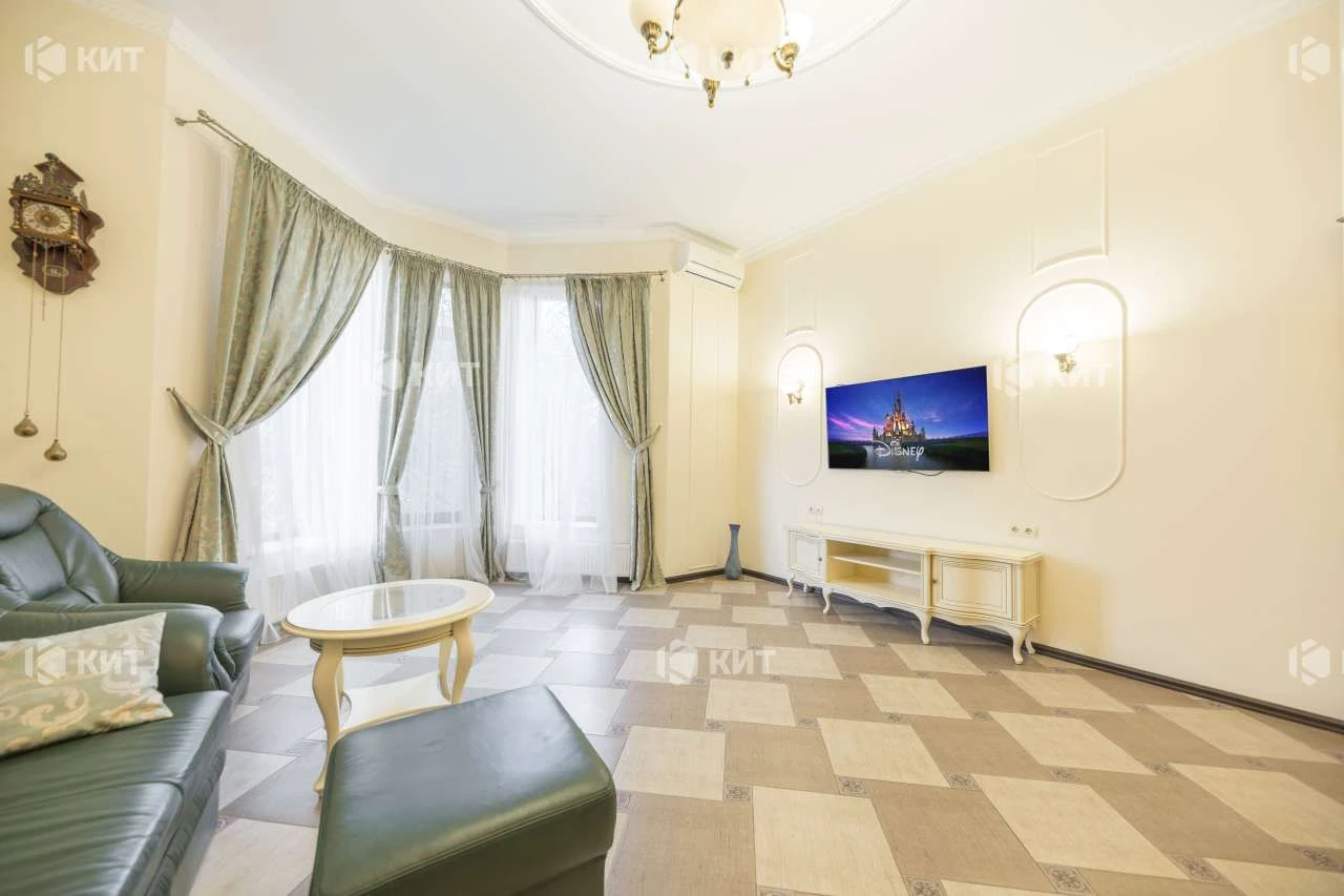 2-поверховий котеджний будинок, 307 м2