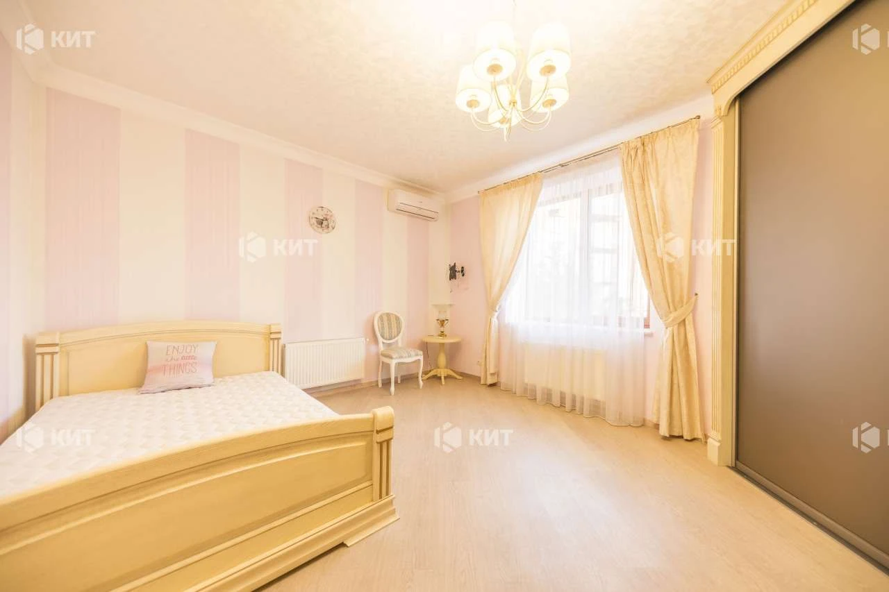 2-поверховий котеджний будинок, 307 м2