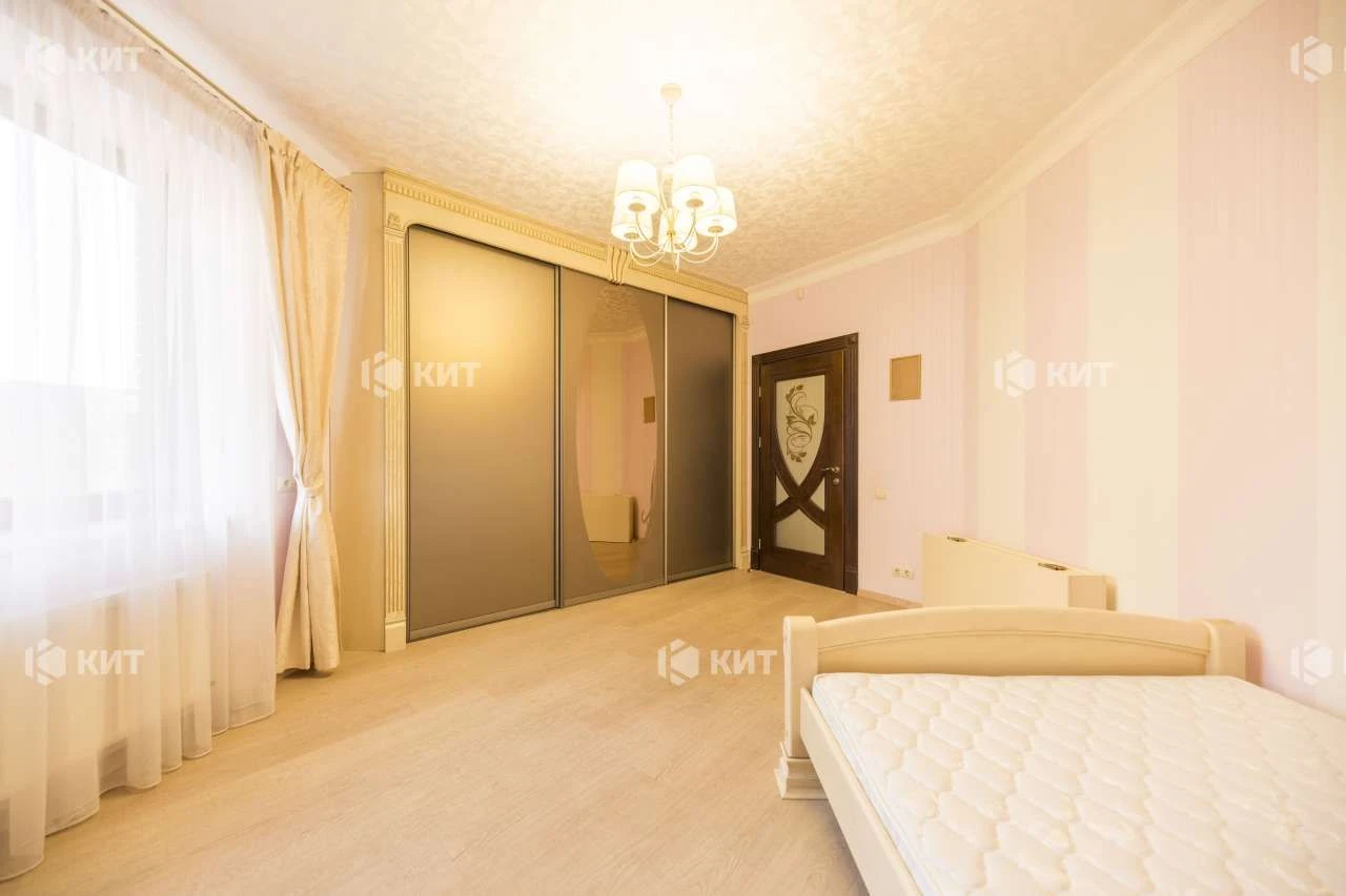 2-поверховий котеджний будинок, 307 м2