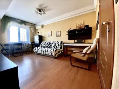 For Sale 3-bedroom apartment in Zaporizhya