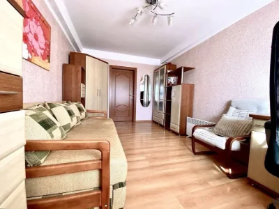 For Sale 3-bedroom apartment in Zaporizhya