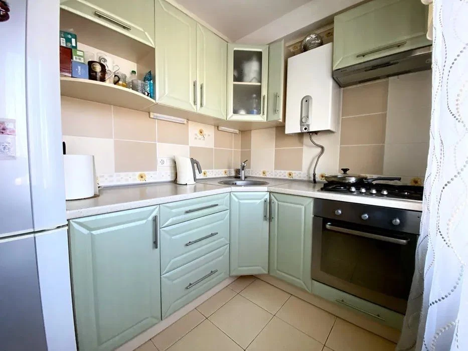 For Sale 3-bedroom apartment in Zaporizhya