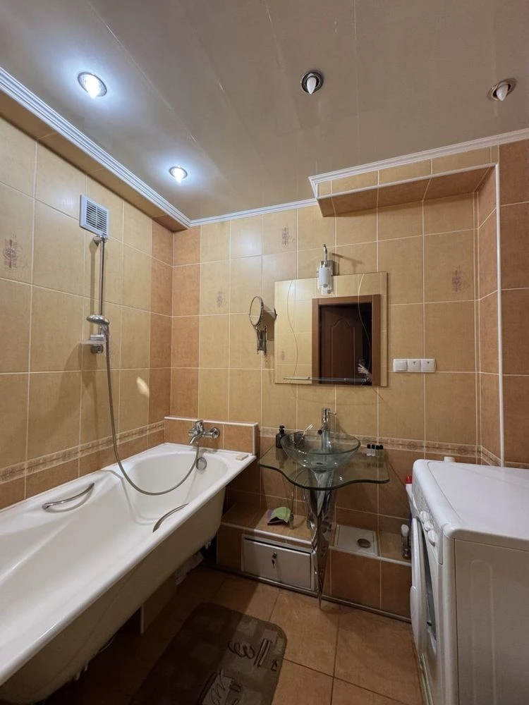For Sale 3-bedroom apartment in Zaporizhya