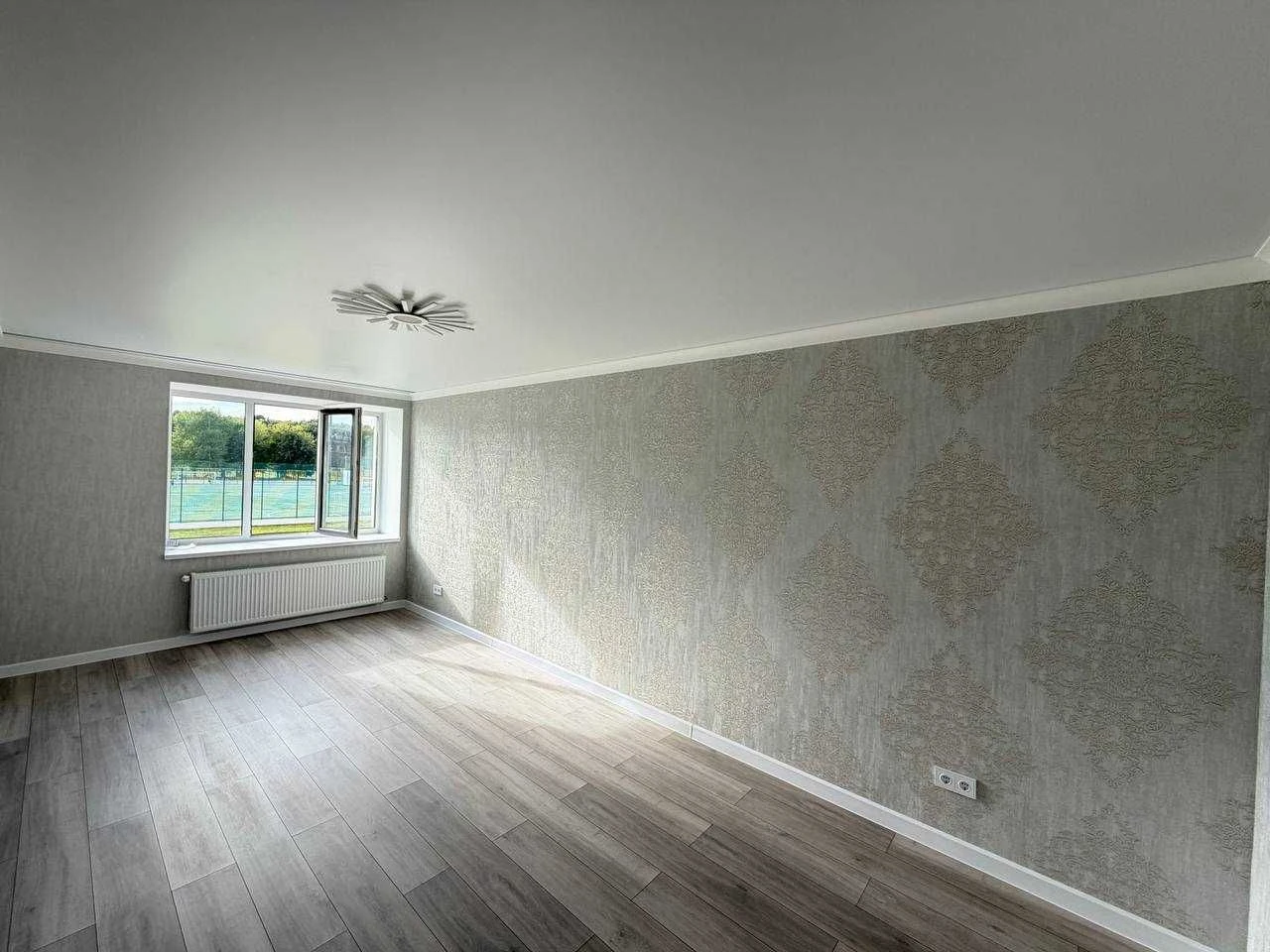 Sale of a 2-room apartment in a new building