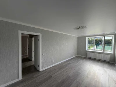 Sale of a 2-room apartment in a new building