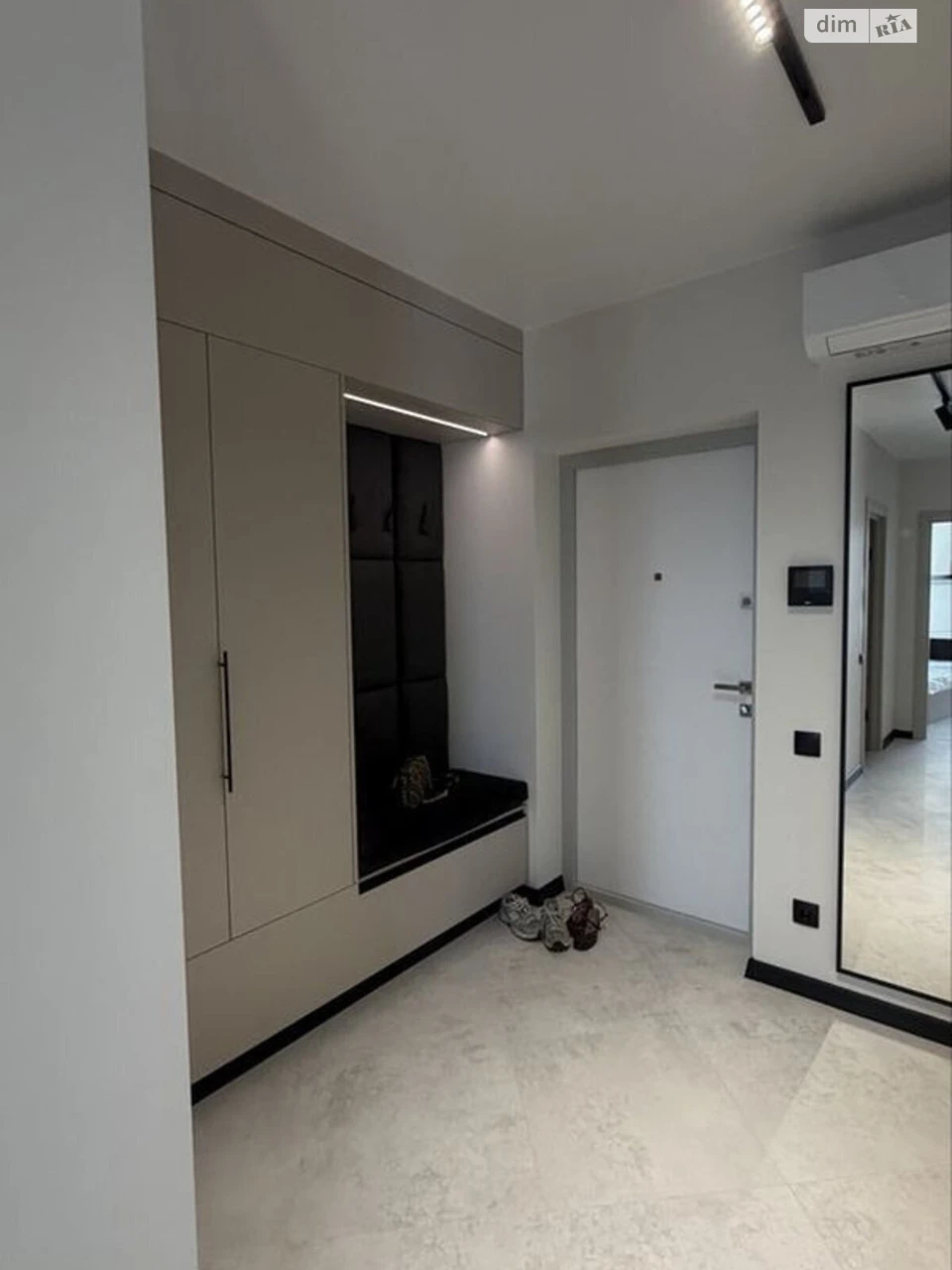 Long-Term Rental Apartment "Vishchanka"