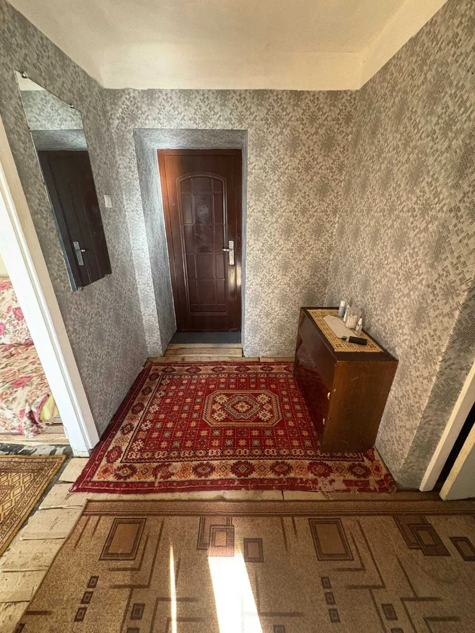 Продается трехкомнатная квартира на улице Набережная