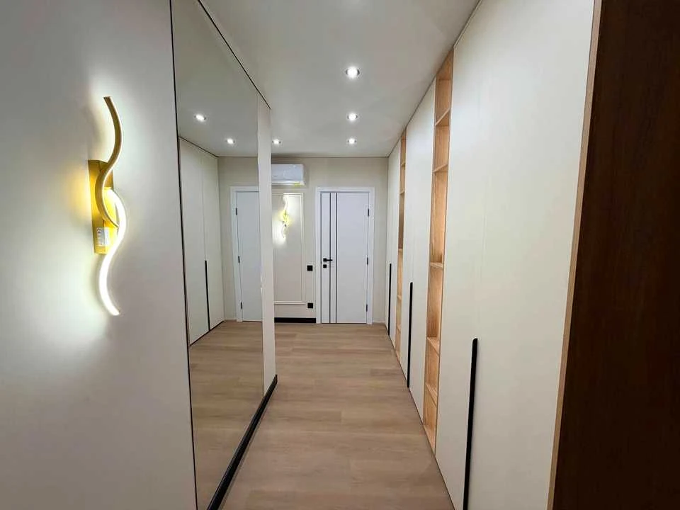 Apartment. Ivano-Frankivsk, Stepan Bandery Street