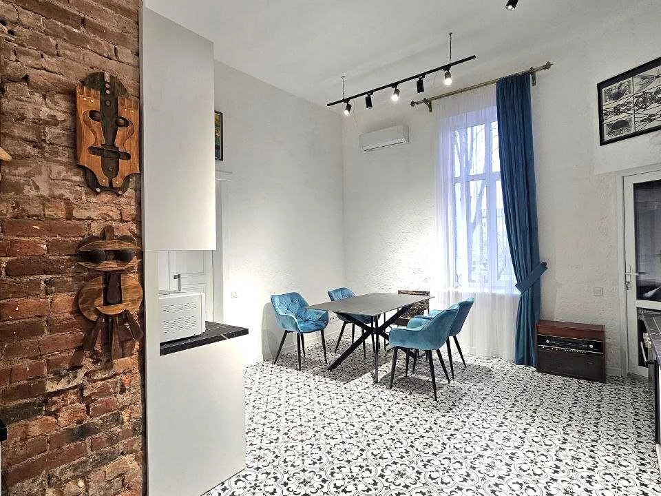 Apartment. Ivano-Frankivsk, Hetmana Mazepa Street