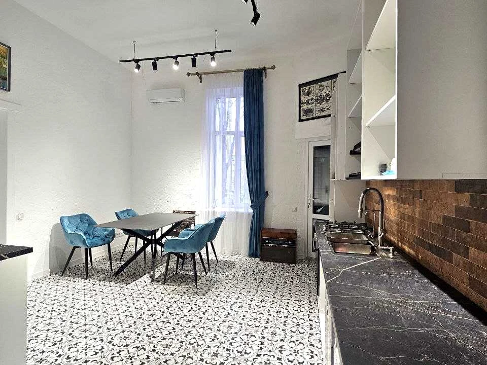 Apartment. Ivano-Frankivsk, Hetmana Mazepa Street