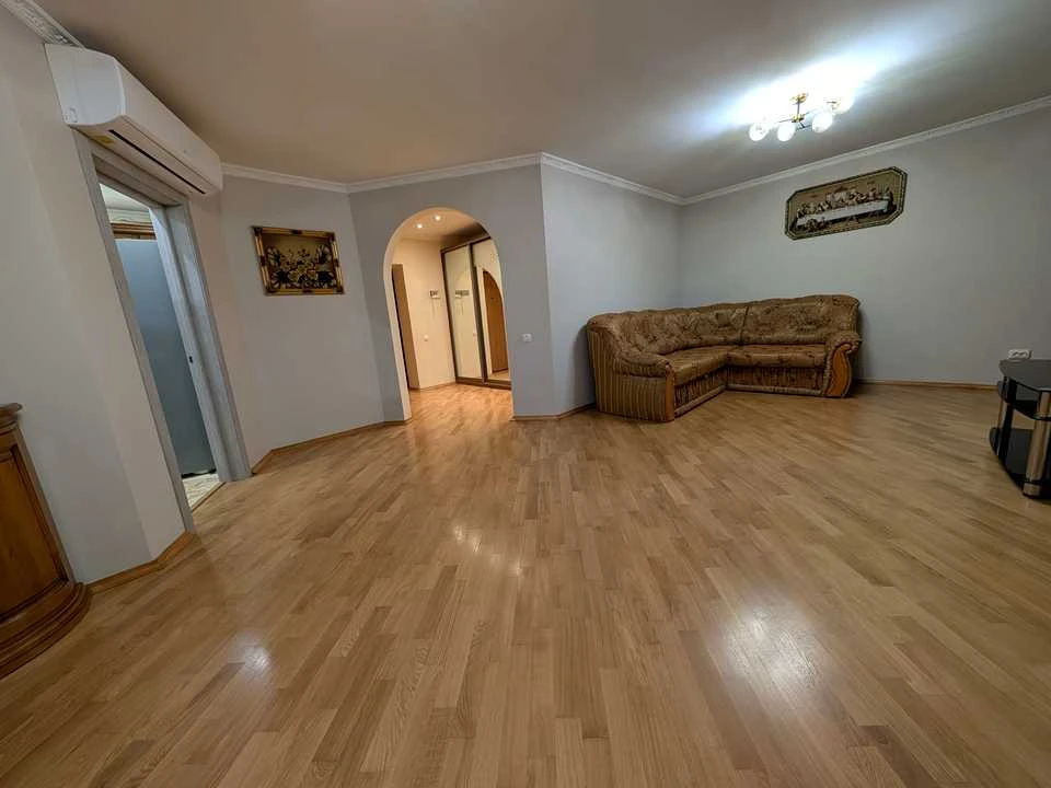Apartment. Ivano-Frankivsk, Vytvys'koho st.