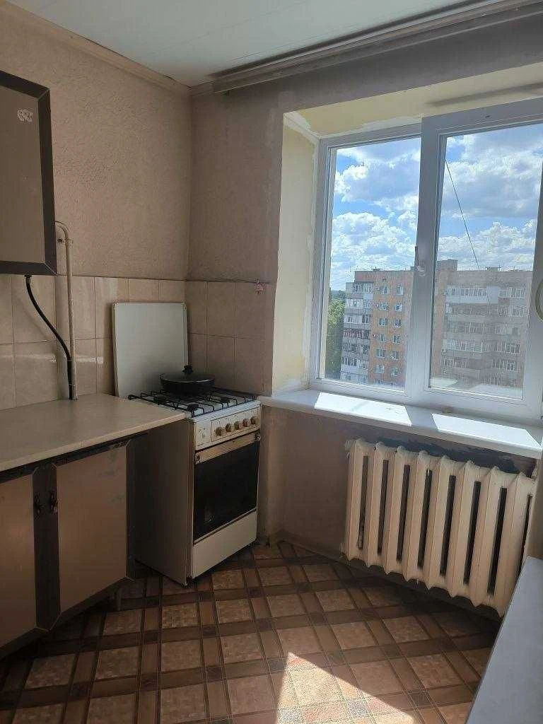 Продажа просторной квартиры в кирпичном доме, район Мотель