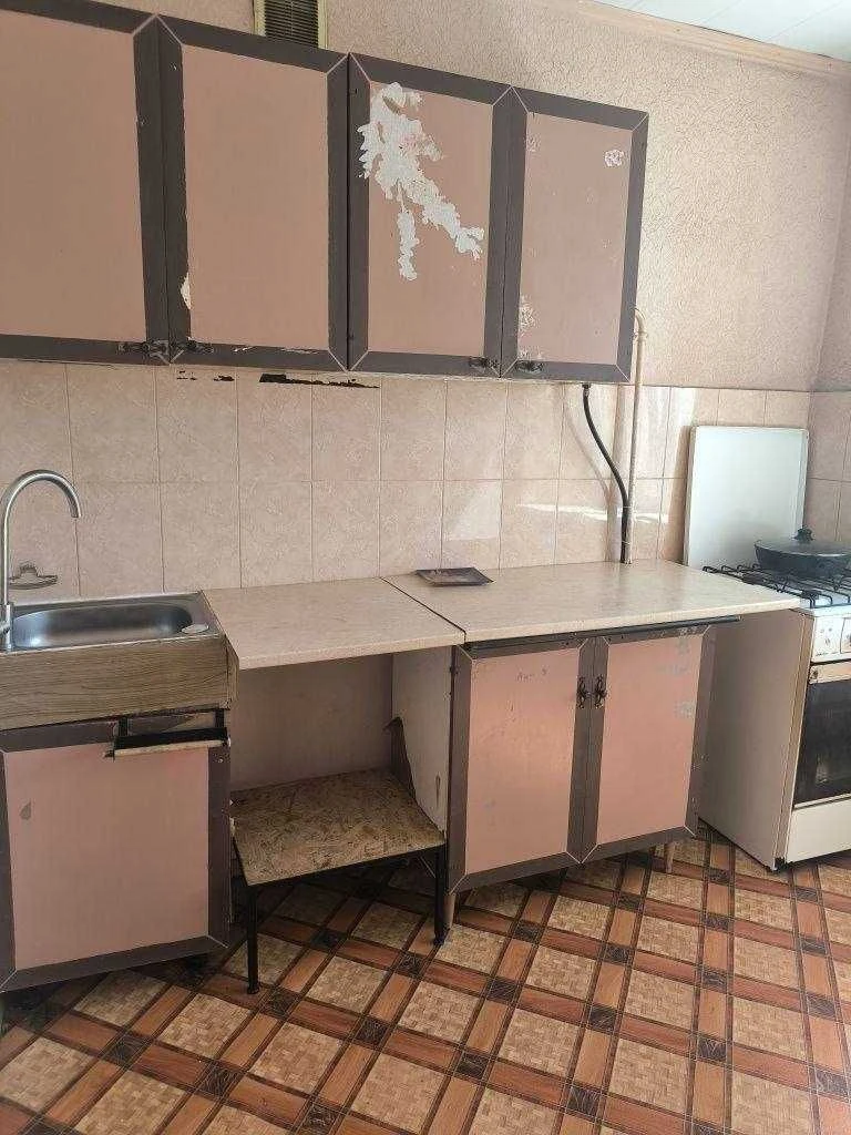 Продажа просторной квартиры в кирпичном доме, район Мотель