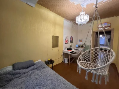 Selling a 3-room apartment on Postysheva Street.