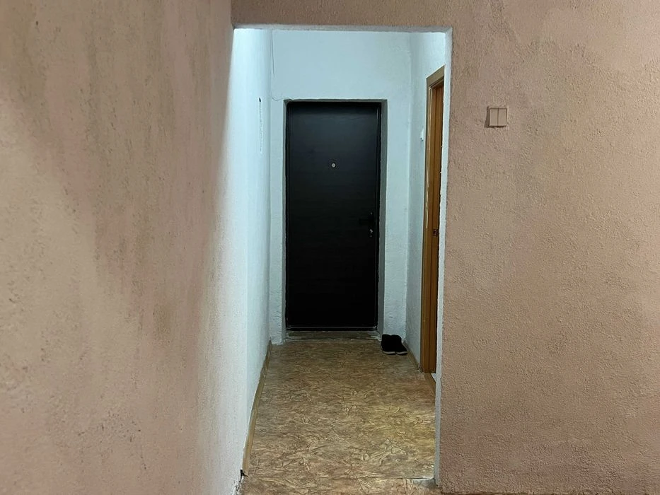 Selling a 3-room apartment on Postysheva Street.