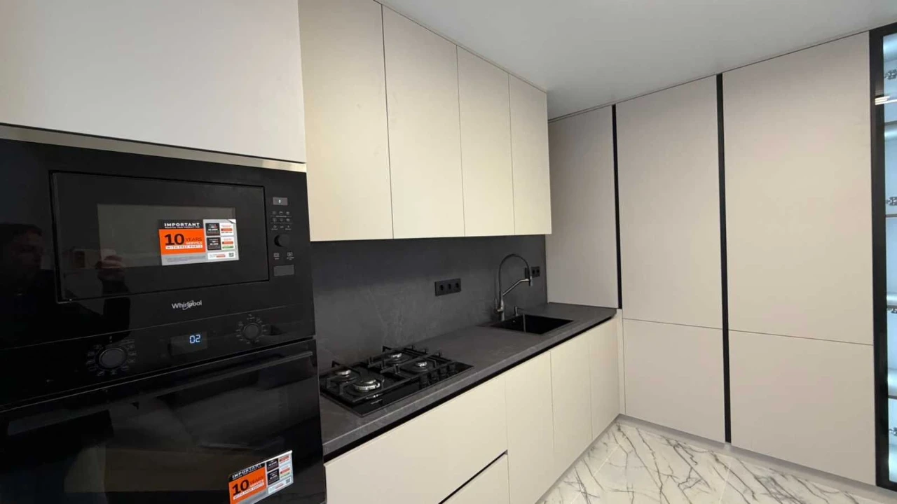 Center, 2-room on 3rd floor! All furniture and appliances! No commission 43