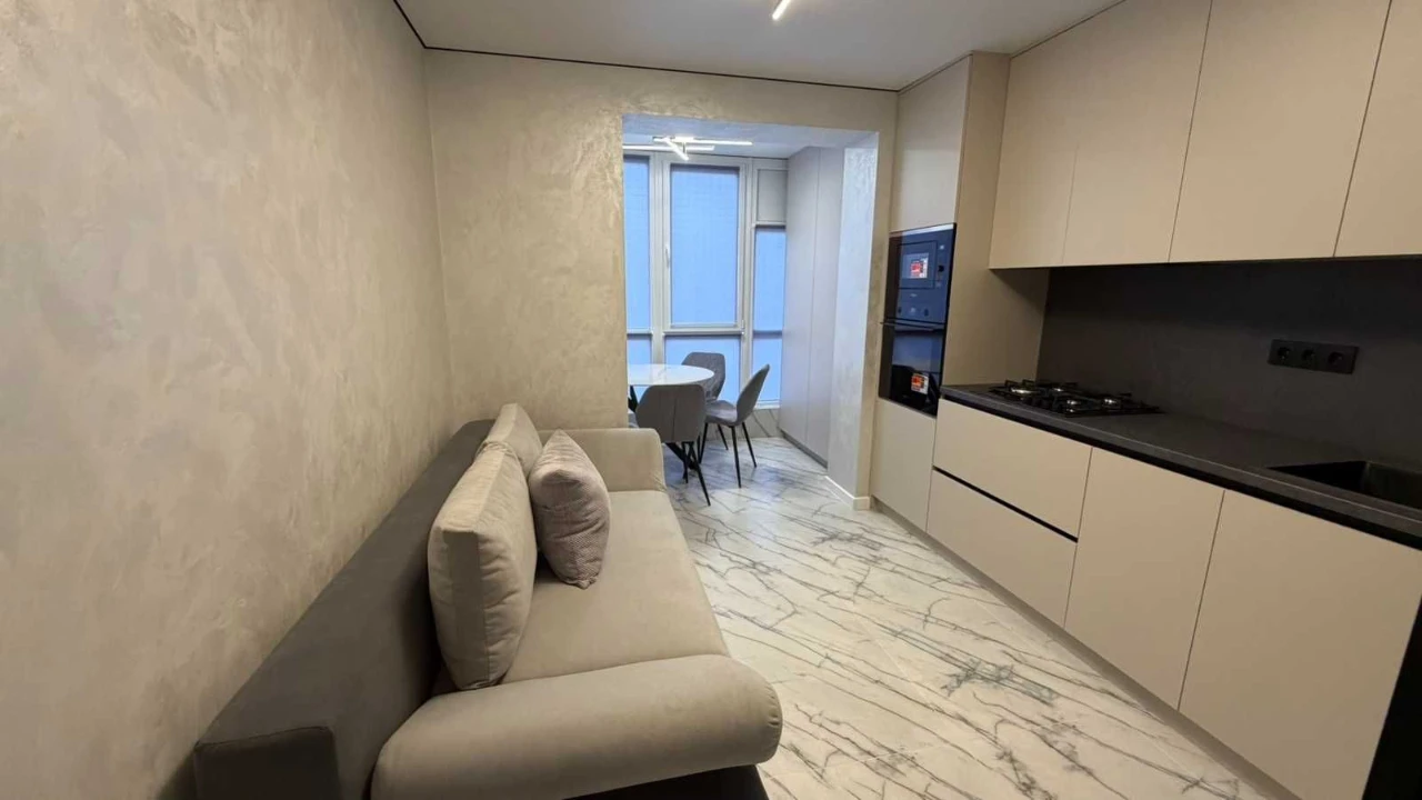 Center, 2-room on 3rd floor! All furniture and appliances! No commission 43