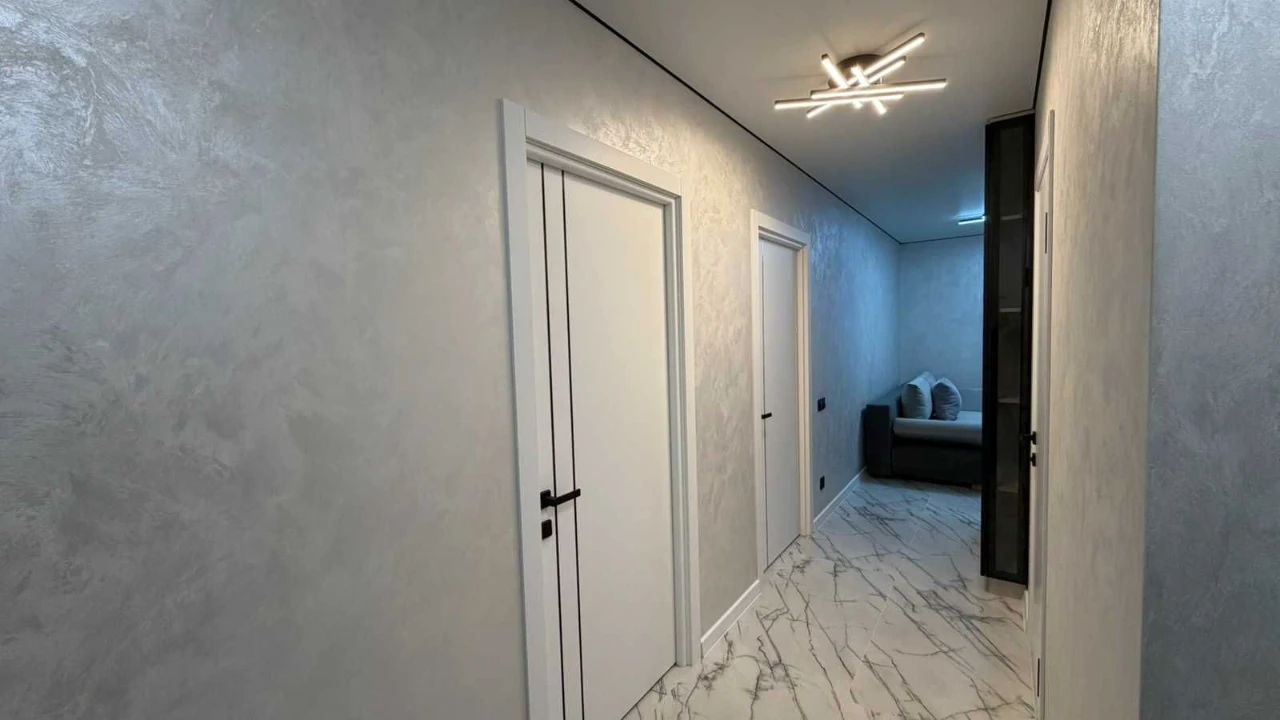 Center, 2-room on 3rd floor! All furniture and appliances! No commission 43