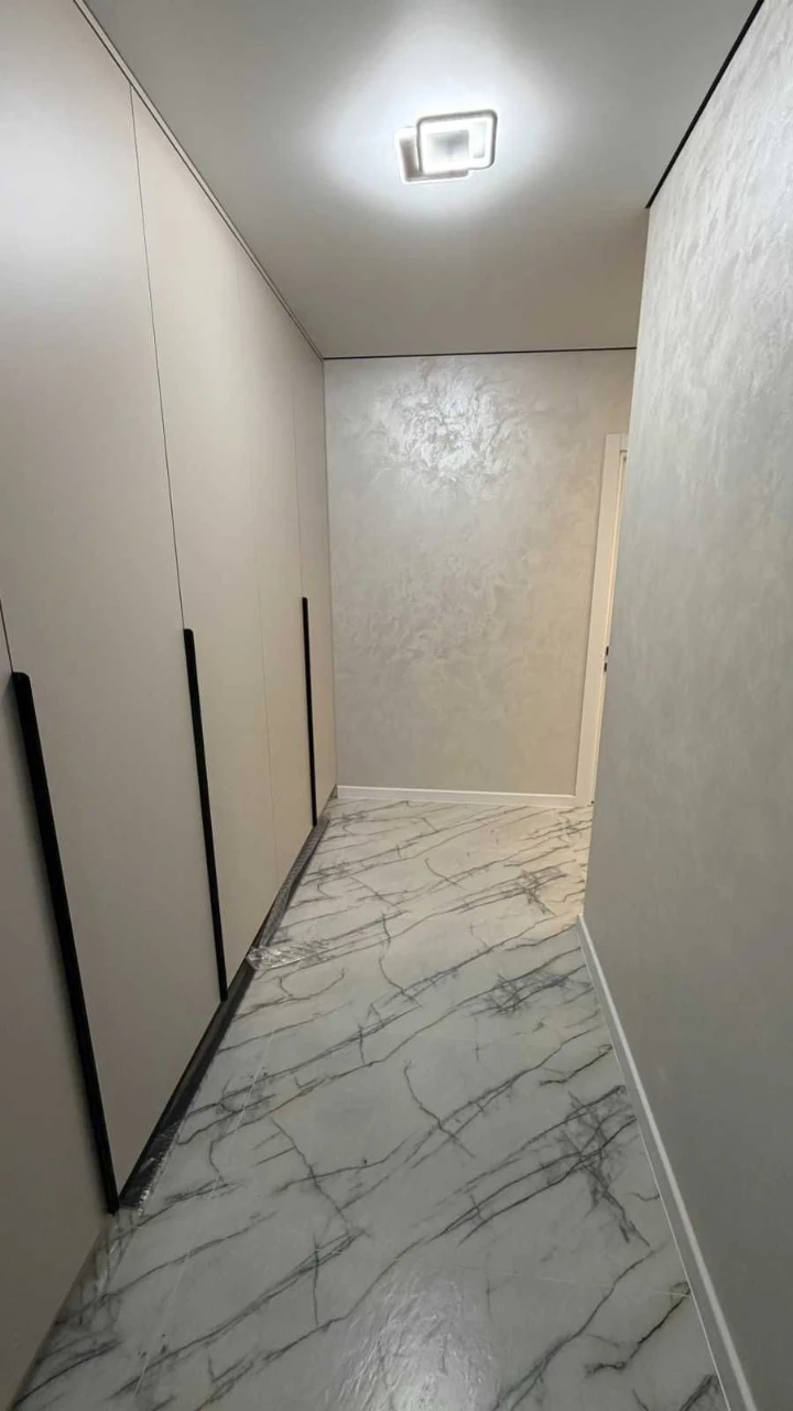 Center, 2-room on 3rd floor! All furniture and appliances! No commission 43