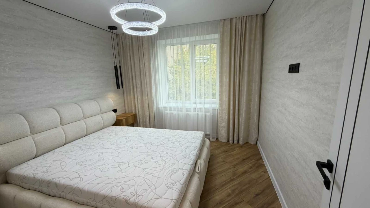 Center, 2-room on 3rd floor! All furniture and appliances! No commission 43