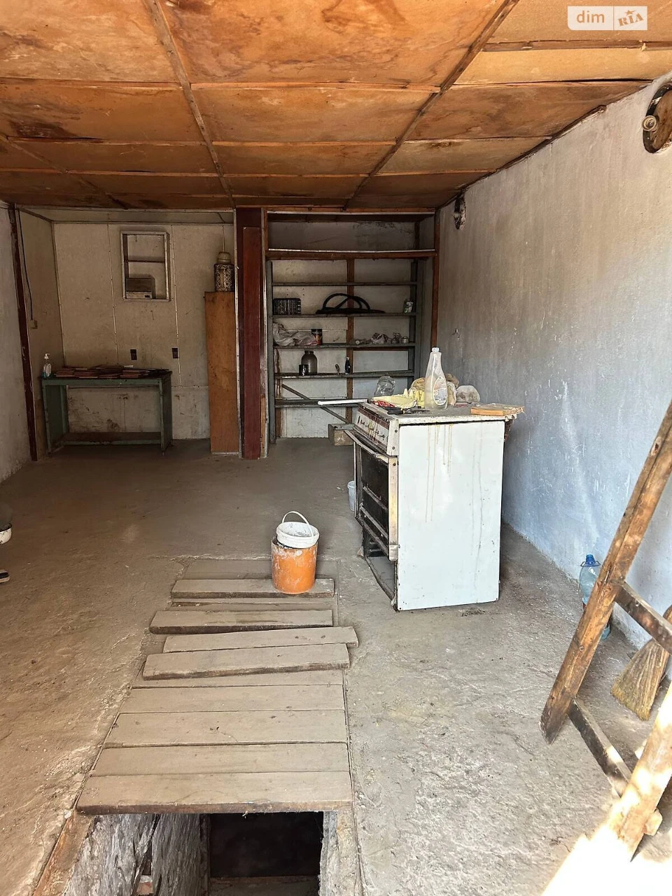 Garage in a Garage Cooperative - Western