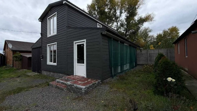House on Dock #5