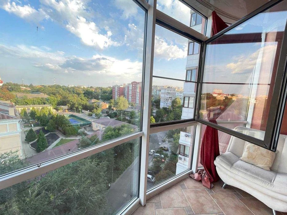 Продаж 4х кімнатної квартири в центрі міста