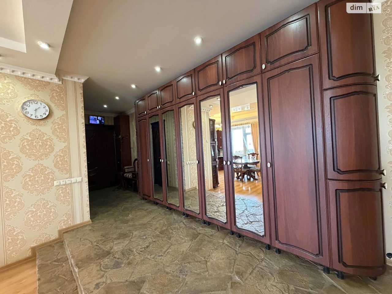 Apartment for Sale - Dry Fountain