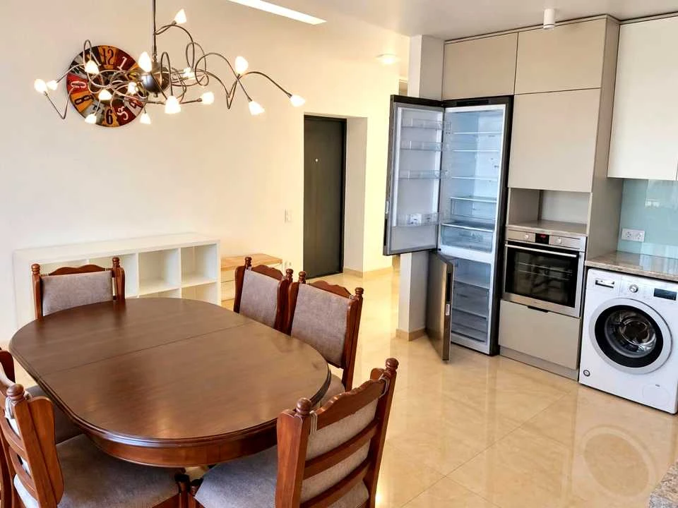 Apartment. Ternopil, V'ycheslava Chornovol Street