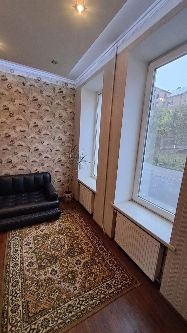 4-room apartment for sale on Galitska Street, Ternopil