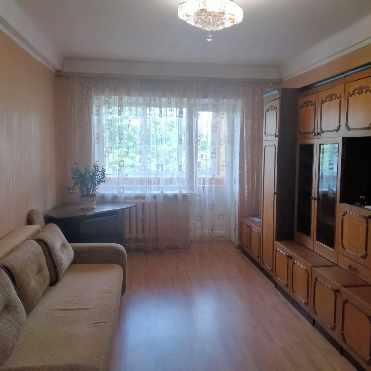 Продается 3-комнатная квартира на улице Левка Лукьяненко