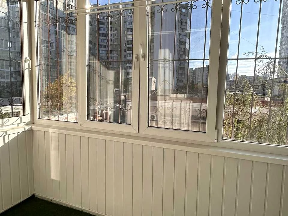 Apartment. Dragomannova St.