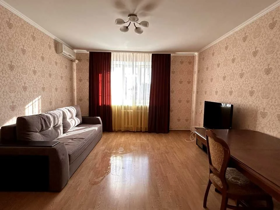 Apartment. Dragomannova St.