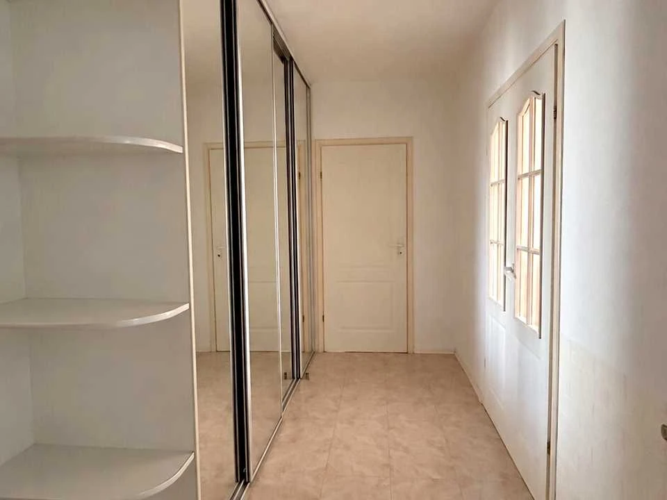 Apartment. Dragomannova St.