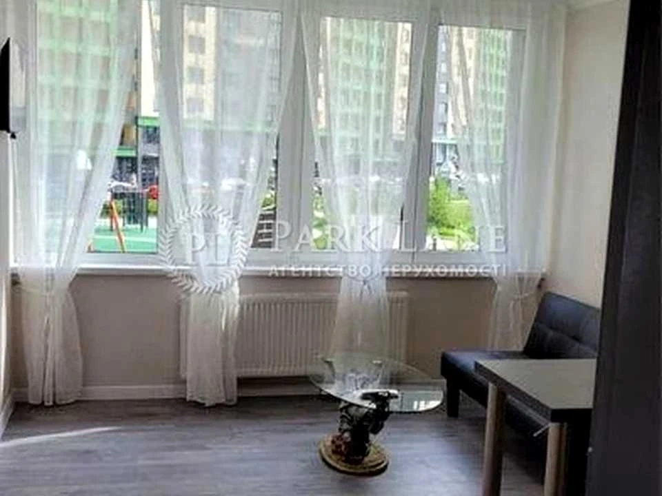 Квартира. Киев, улица Михаила Максимовича