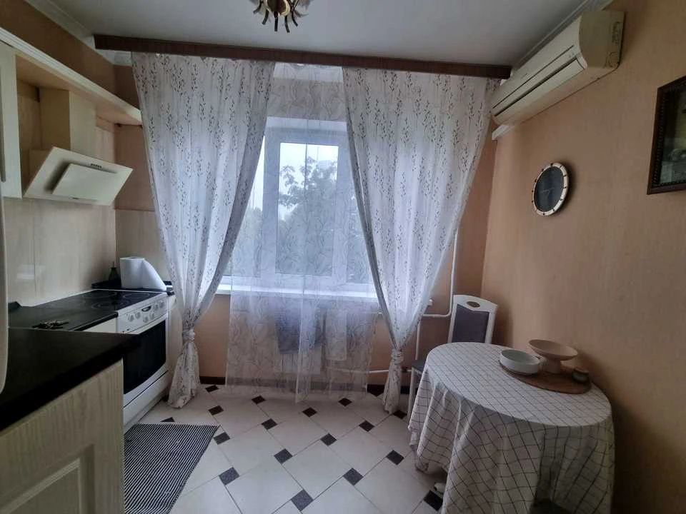 Квартира. Київ, вулиця Панаса Мирного