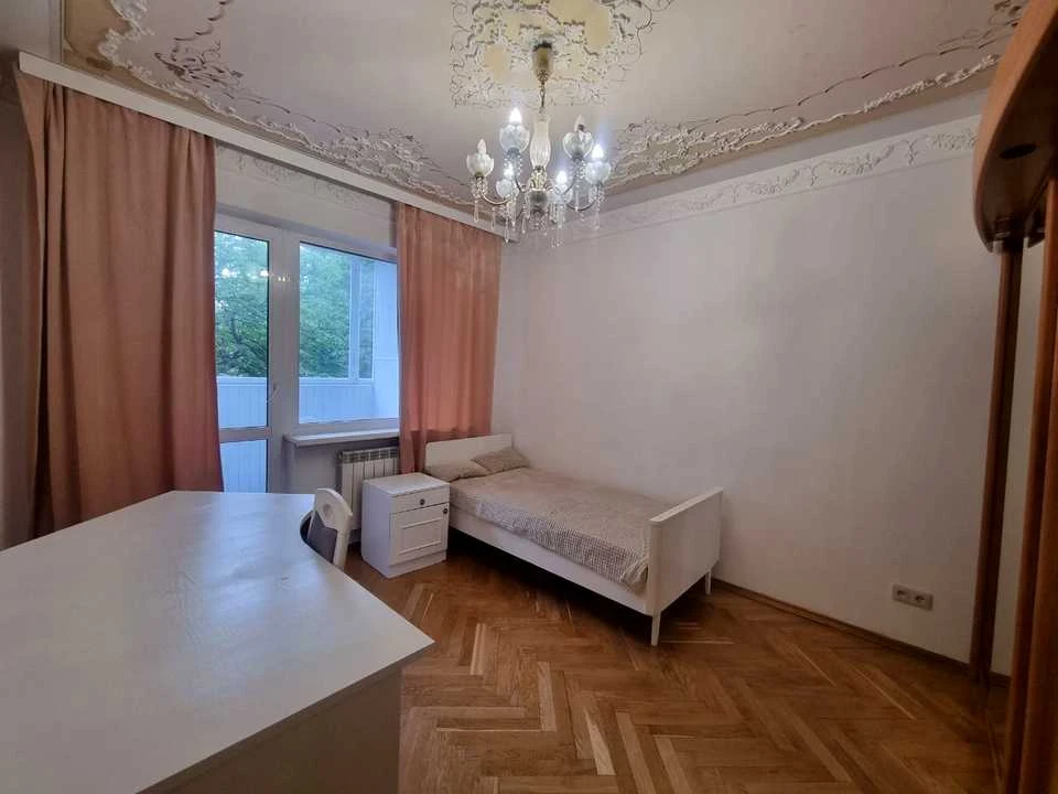 Квартира. Київ, вулиця Панаса Мирного