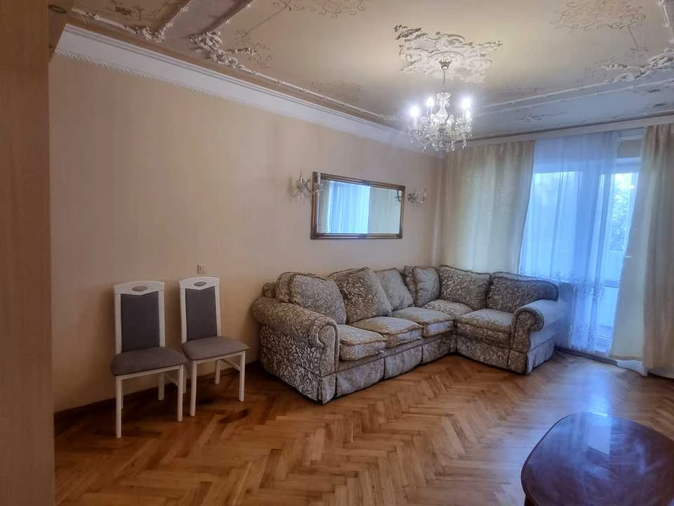Квартира. Київ, вулиця Панаса Мирного