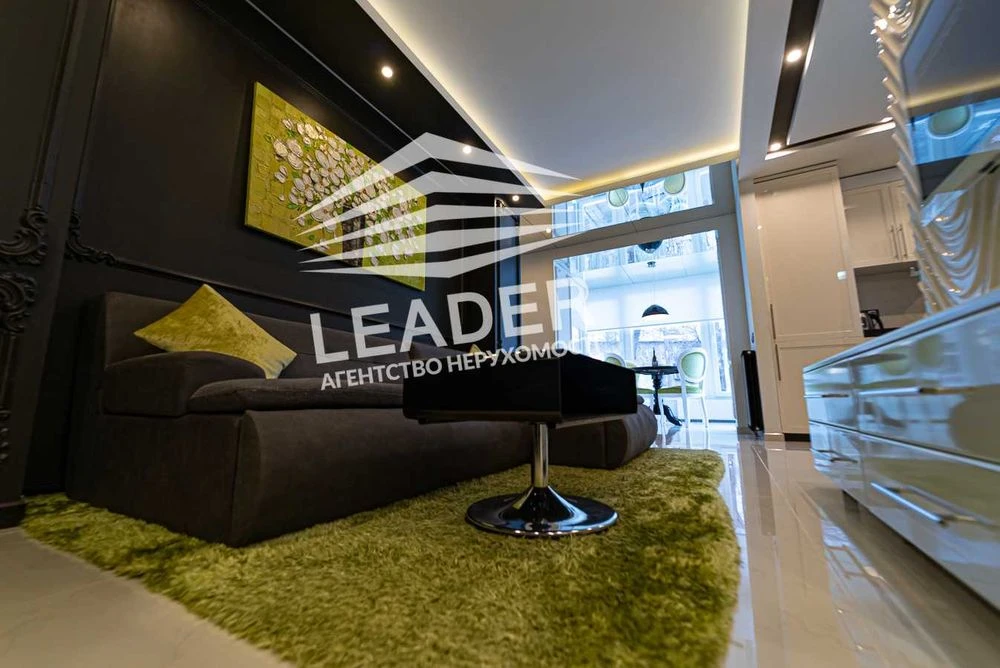 I will rent a 2-room apartment. CENTER-VIP-level! There are no analogues! Car parking! There is no light