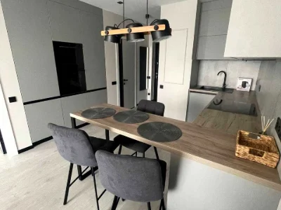 Apartment. Uzhgorskogo Street