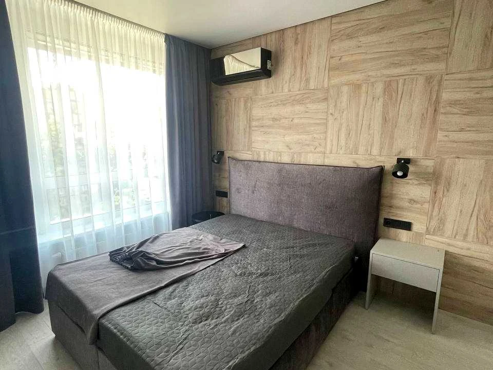 Apartment. Uzhgorskogo Street