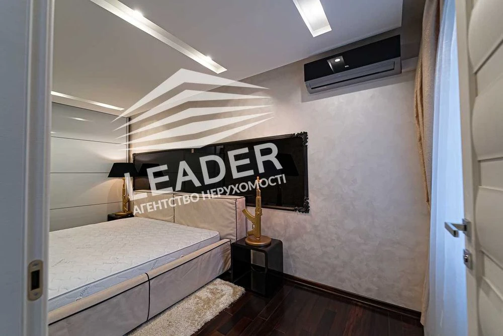 I will rent a 2-room apartment. CENTER-VIP-level! There are no analogues! Car parking! There is no light