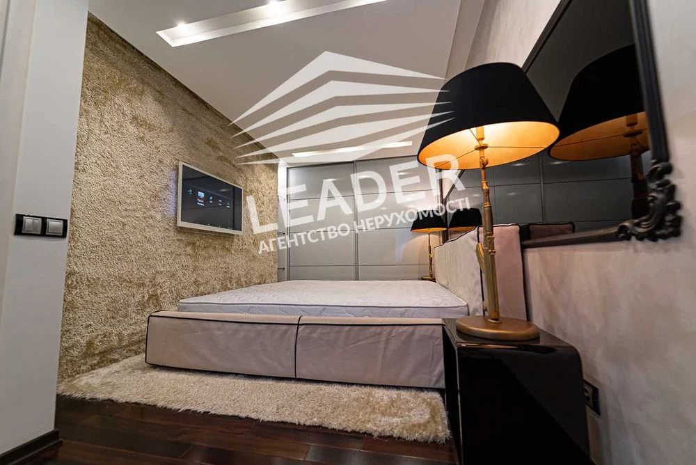 I will rent a 2-room apartment. CENTER-VIP-level! There are no analogues! Car parking! There is no light