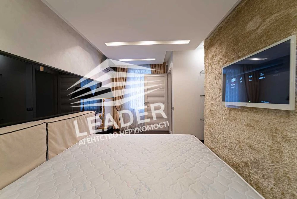 I will rent a 2-room apartment. CENTER-VIP-level! There are no analogues! Car parking! There is no light