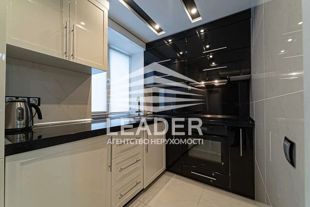 I will rent a 2-room apartment. CENTER-VIP-level! There are no analogues! Car parking! There is no light